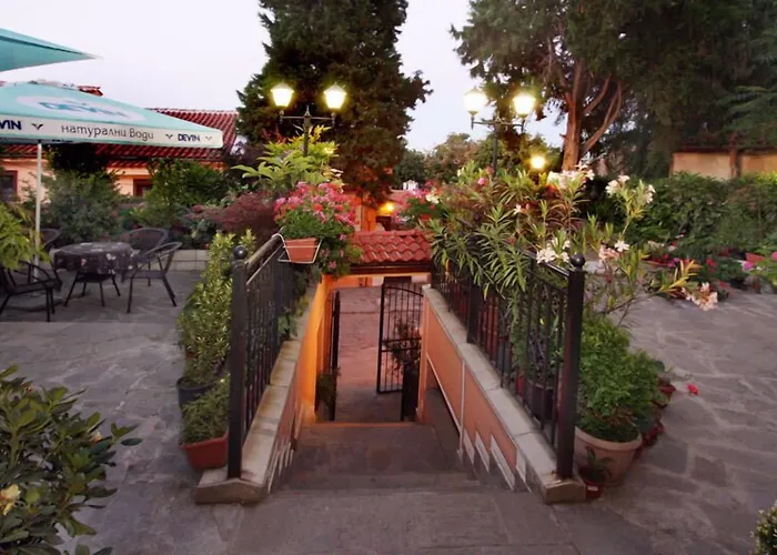 Alafrangite Hotel 3*