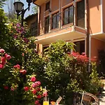 Alafrangite Hotel 3*