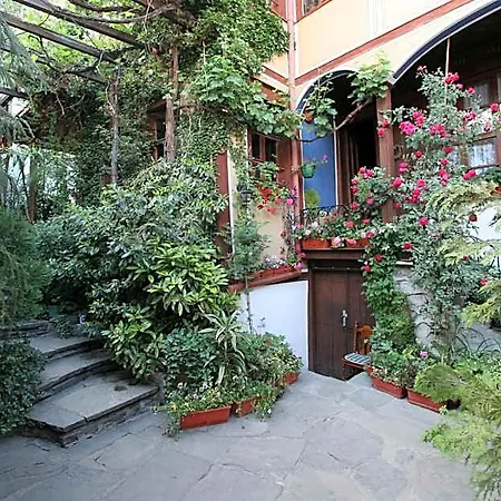 Хотел алафрангите 3*